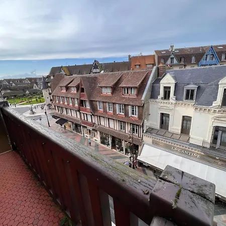Duplex En Plein Centre, 3min *