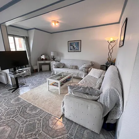 Duplex En Plein Centre, 3min Apartment
